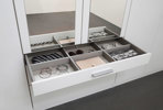 Armoire-12-portes-4-miroirs-Hildesheim-decor-blanc-alpin-A9R28-271cm-detail-Rauch