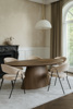 Chaise-Adyna-tissu-beige-table-Matti-FLAIR-Crack-Home