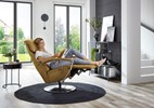 Fauteuil-relax-HU-EC19030-EC02-Ergocomfort-large-B-SH49-ST54-V6-Vivre-kurkuma-side-woman-seat-Hukla