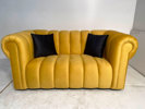 Canape-2-places-Karel-solar-jaune-coussin-noir-Comodi-Sofa