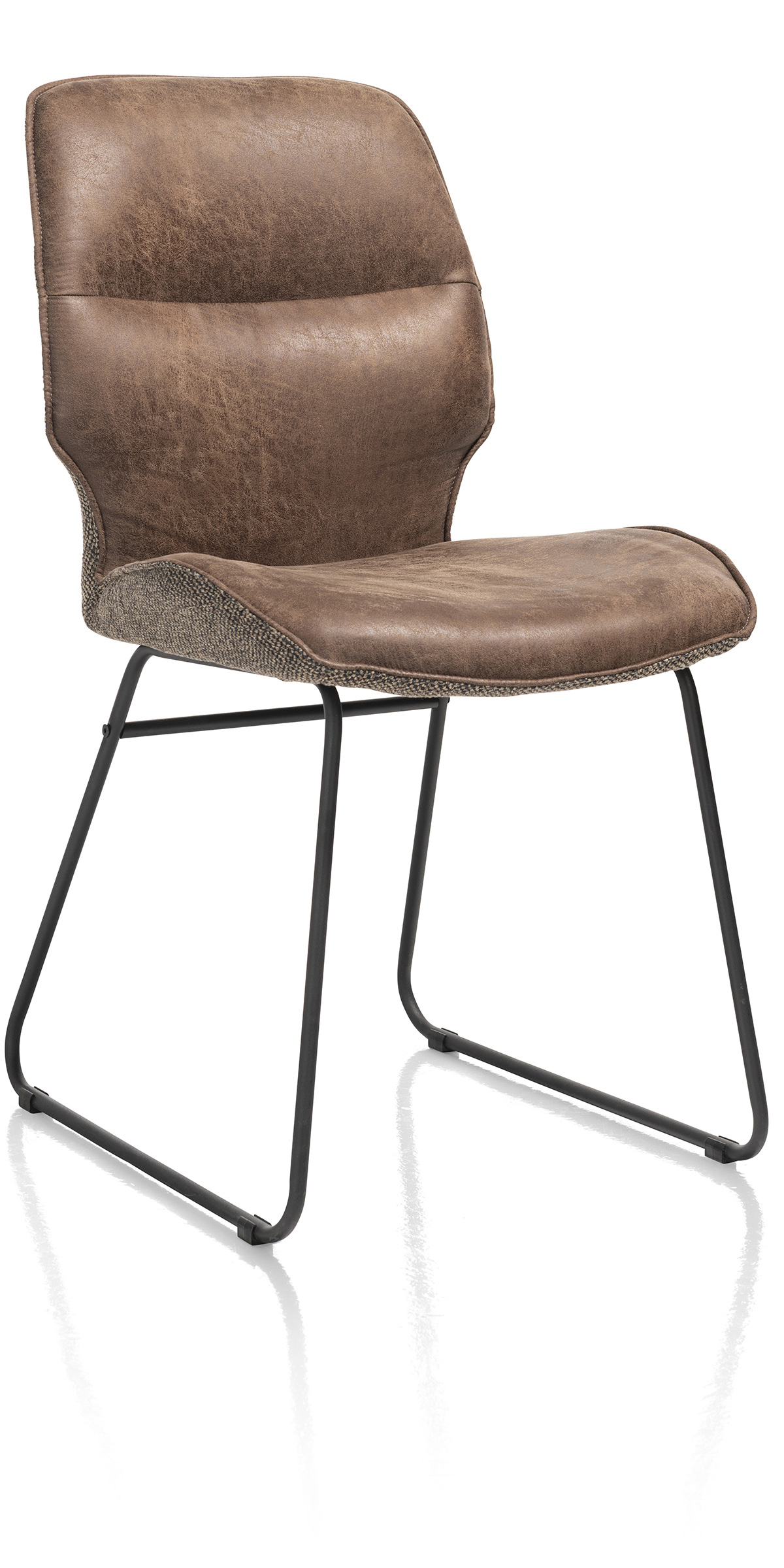 Chaise-Ravi-48510-Secilia-and-Toba-Tobacco-01-Henders-Hazel