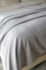 Couvre-lit-Antwerpen-9001-Gris-pastel-01-Vandersickel