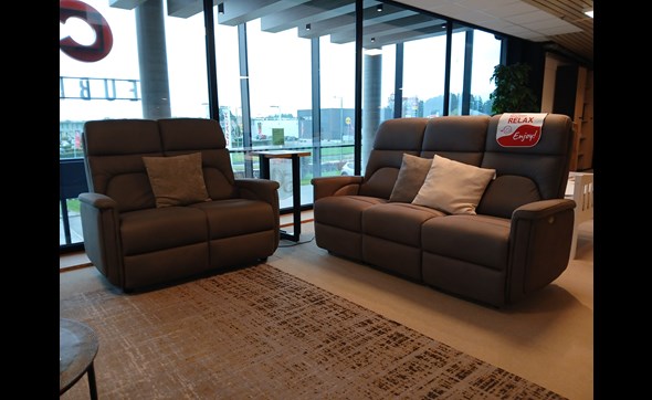 OUTLET-BERTRIX-B074-2025-09-ZIZA-SALON.jpg