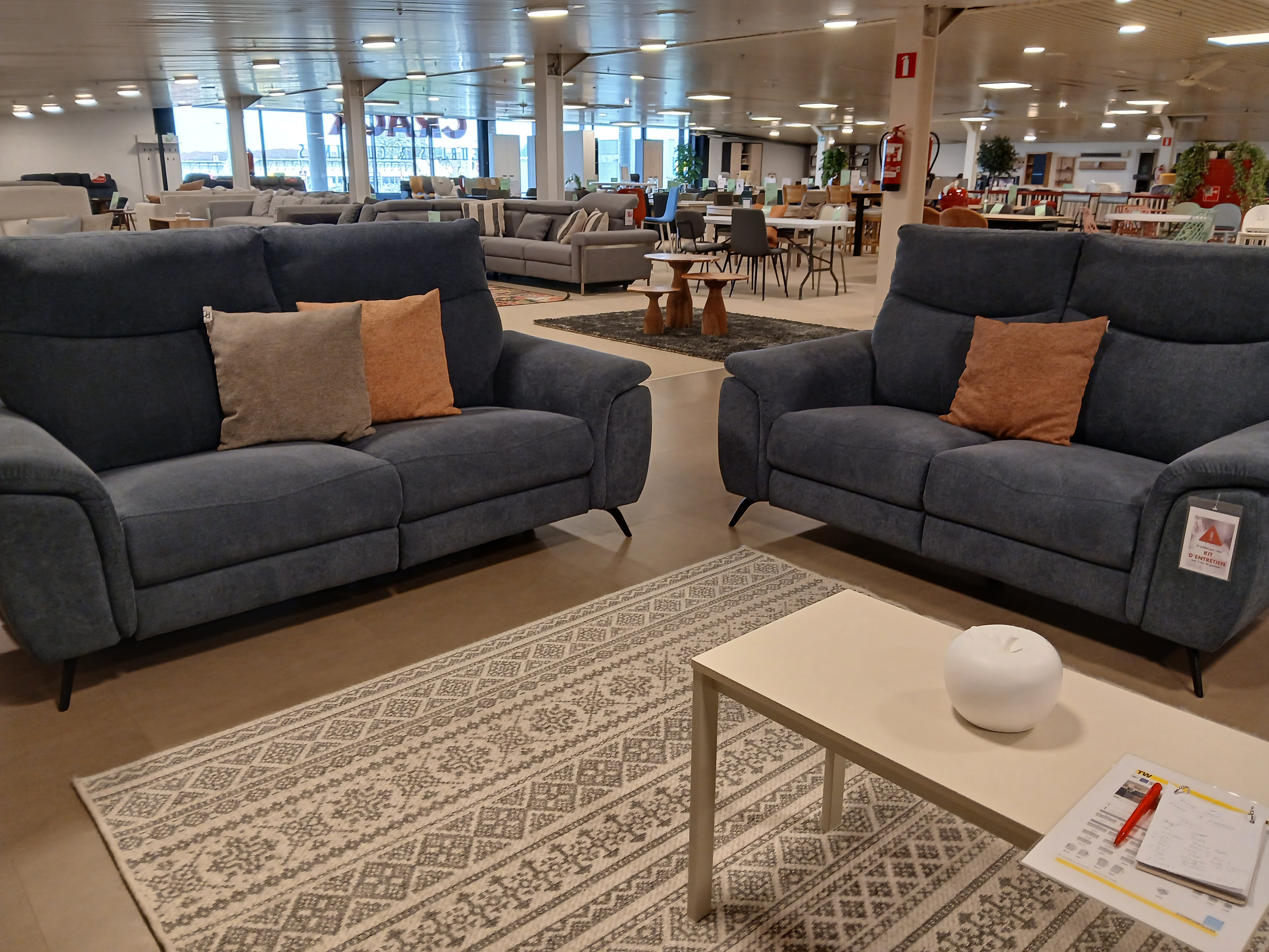 OUTLET-BERTRIX-C006-2025-10-BORA-SALON.jpg