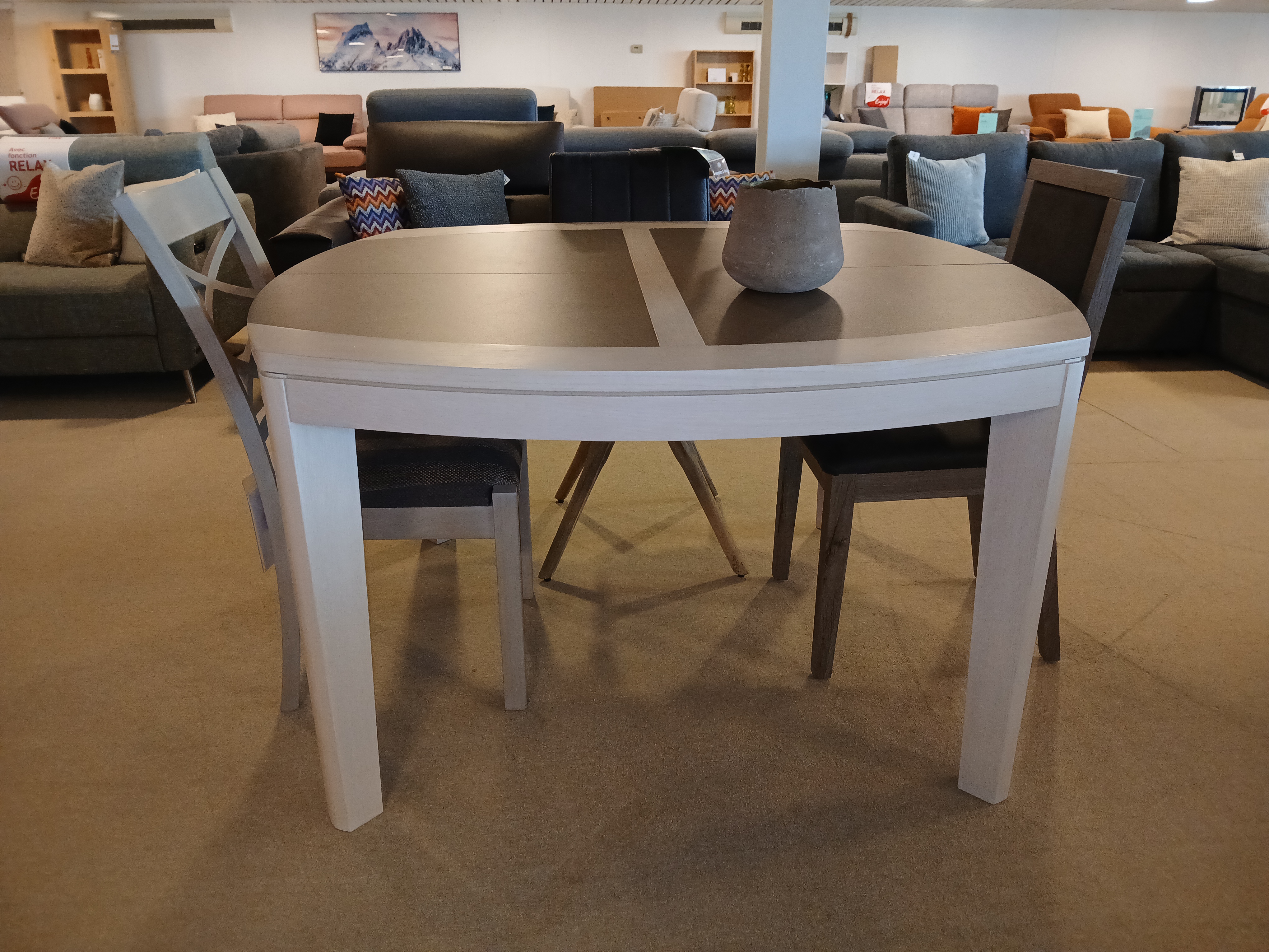OUTLET-BERTRIX-C061-2025-10-INES-TABLE.jpg
