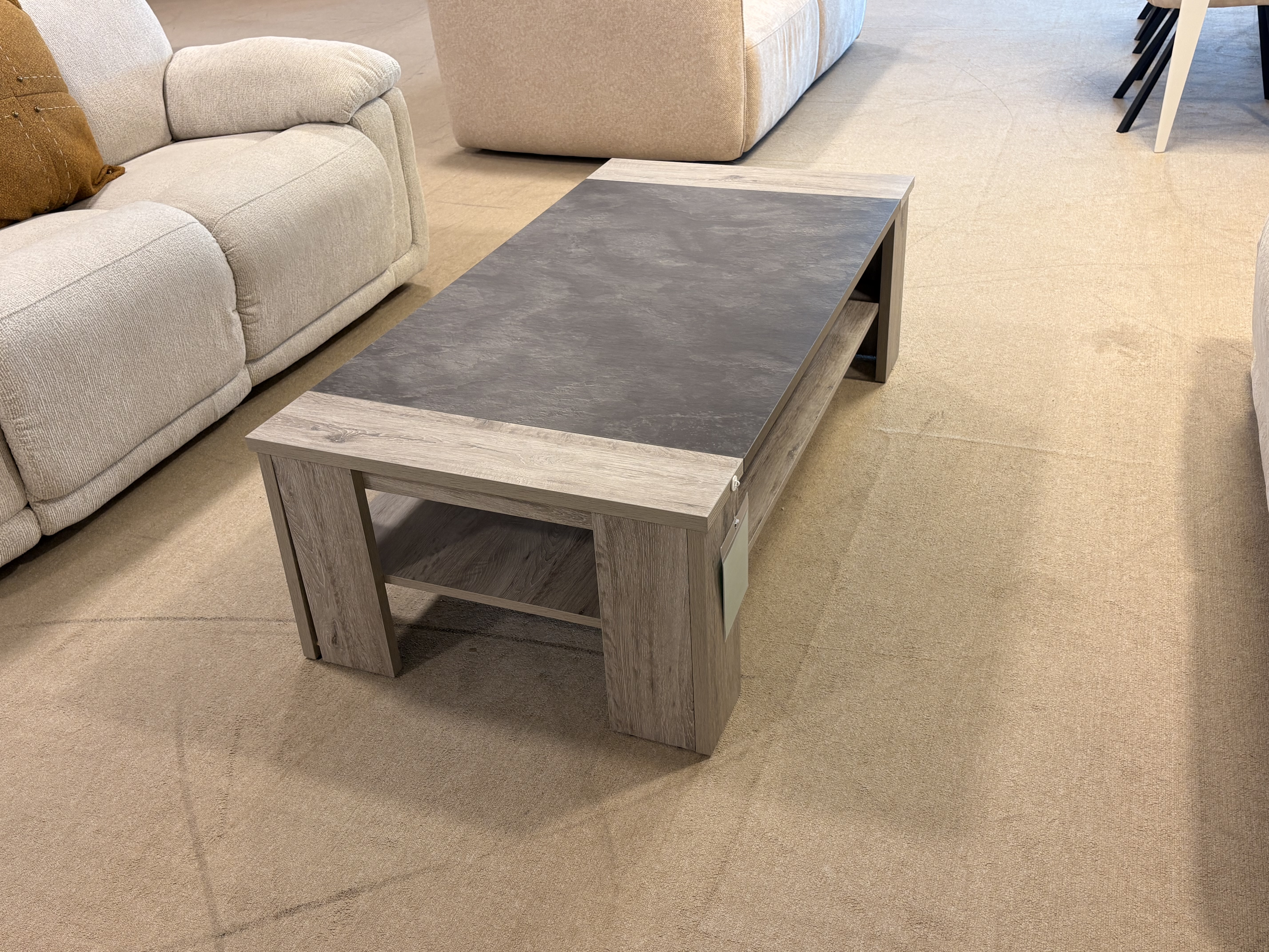 OUTLET-BERTRIX-D111-2026-09-TOM-TABLE.jpeg