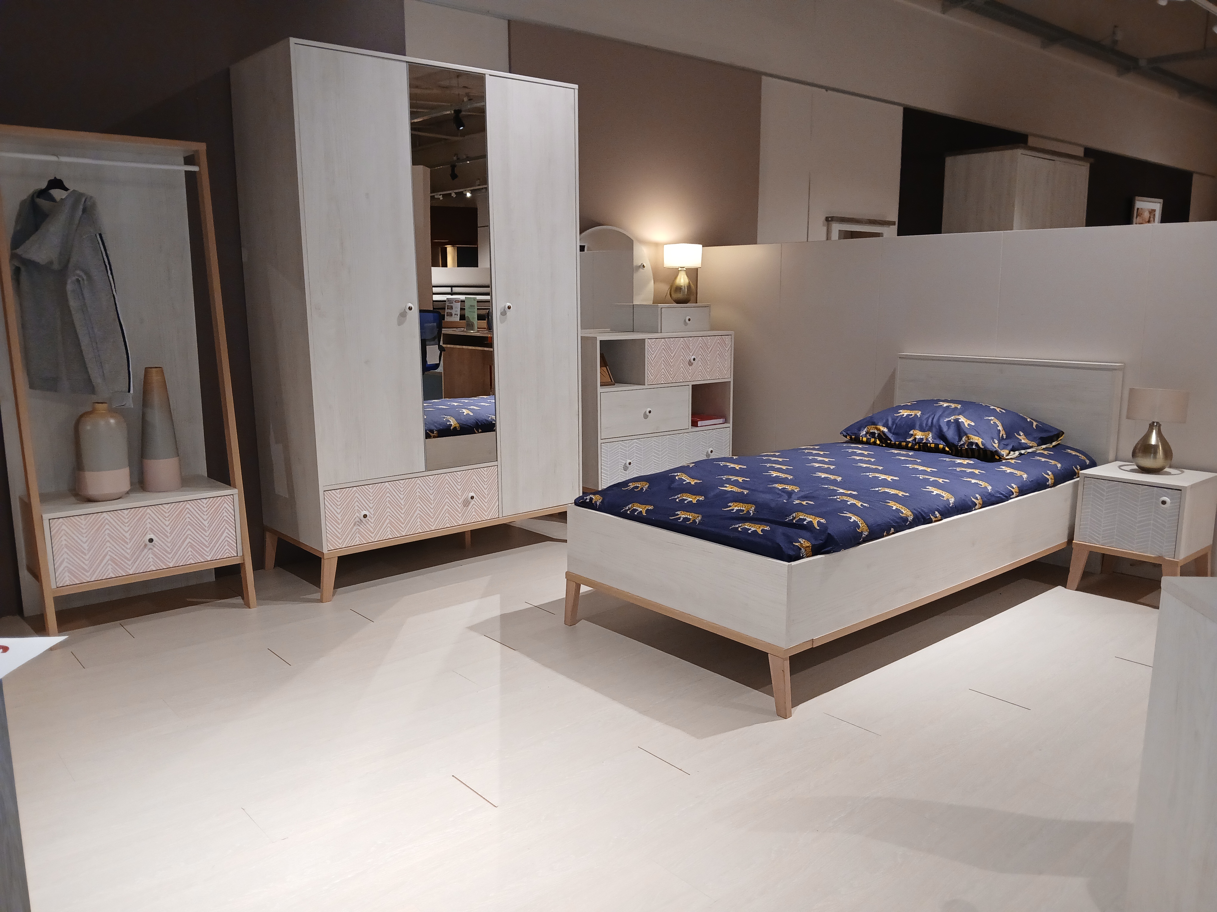 OUTLET-BERTRIX-G012-2025-05-ALIKA-CHAMBRE.jpg