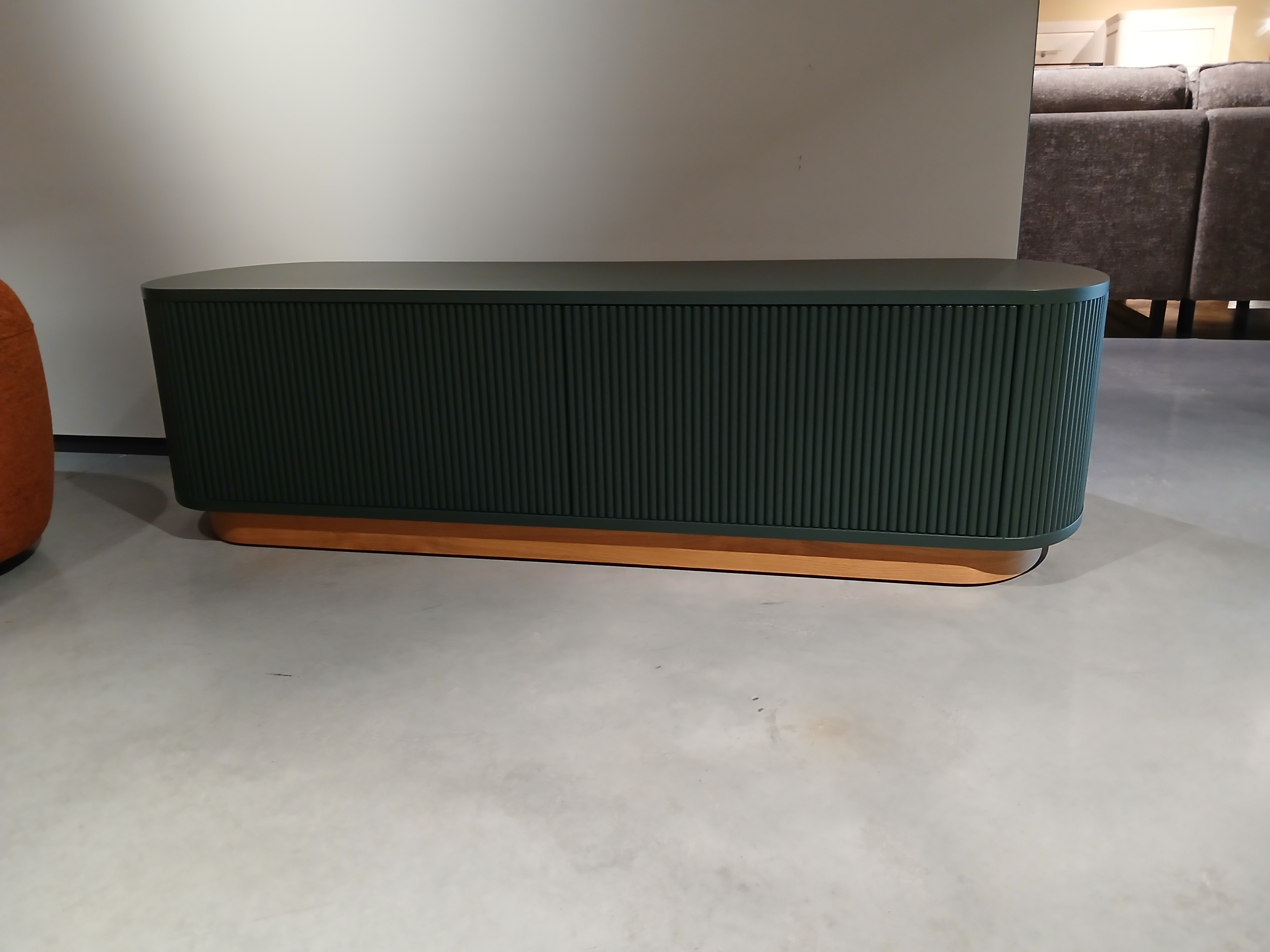 OUTLET-BERTRIX-I084-2025-12-YAC-TV.jpg