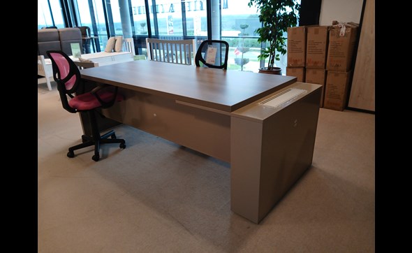OUTLET-BERTRIX-J045-2025-09-G3-BUREAU.jpg