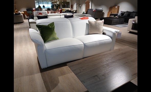 OUTLET-BERTRIX-L021-2025-09-OSCAR-SALON.jpg