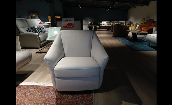 OUTLET-BERTRIX-S025-2025-10-ADELE-FAUTEUIL.jpg