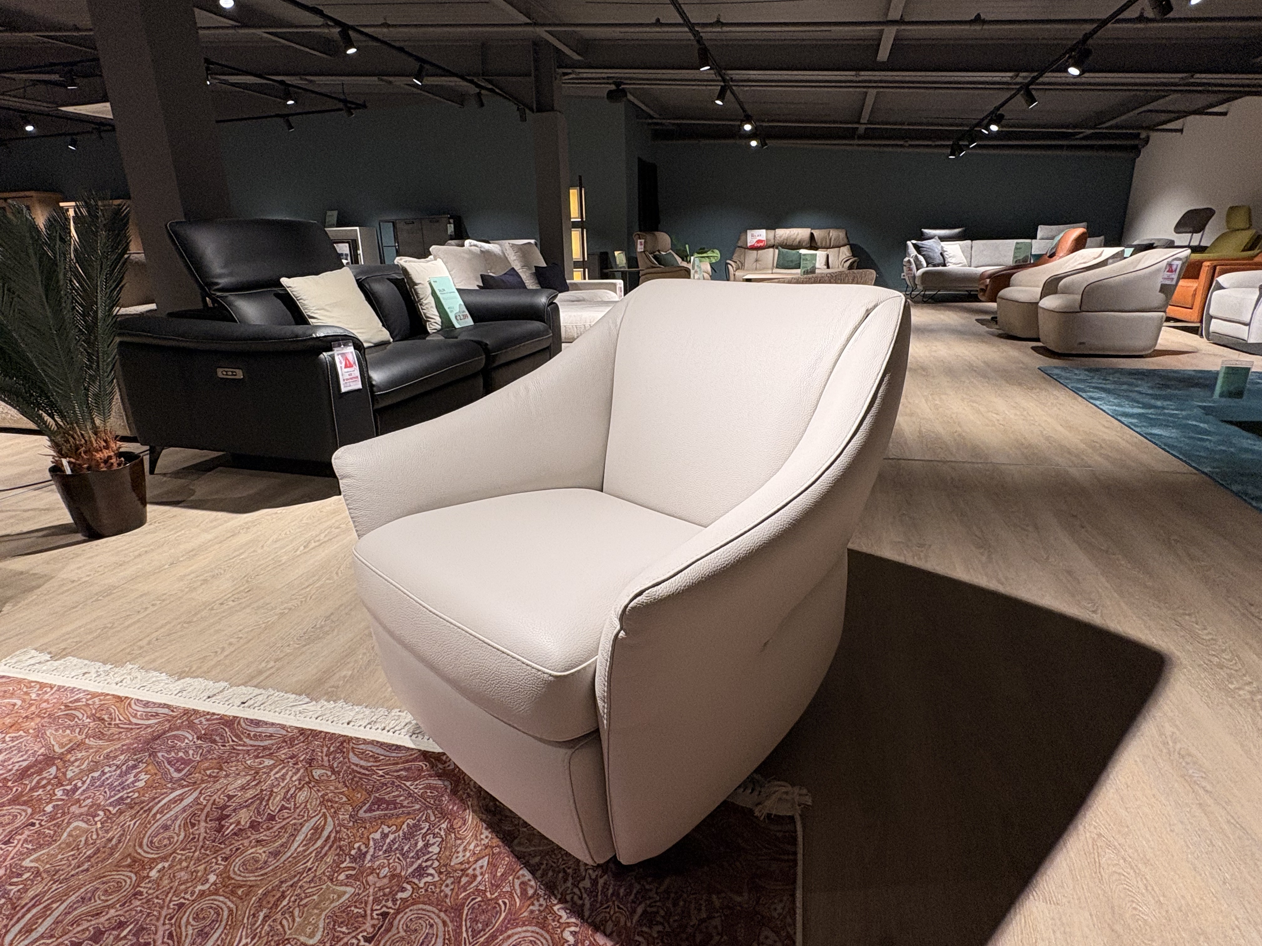 OUTLET-BERTRIX-S025-2026-10-ADELE-SALON.jpeg