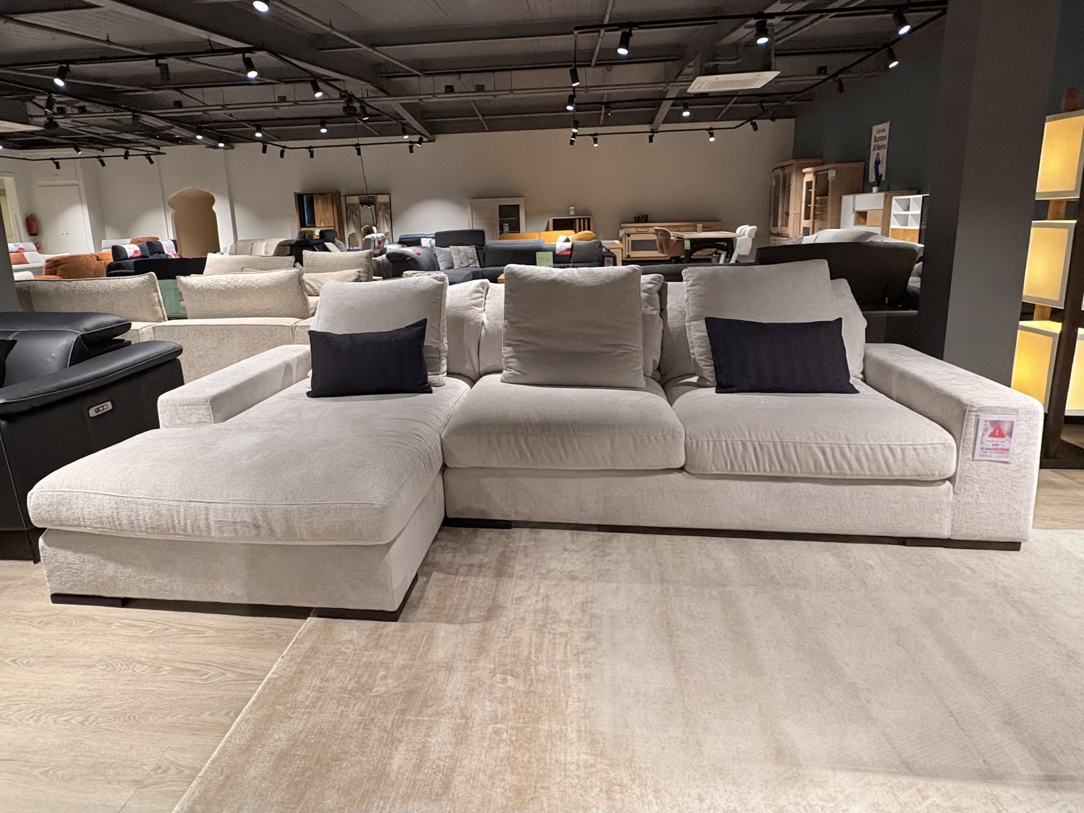 OUTLET-BERTRIX-S025-2026-10-AVANT-SALON.jpeg