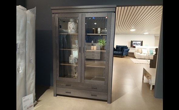 OUTLET-BERTRIX-T007-2025-10-KAPRUN-VITRINE.jpg