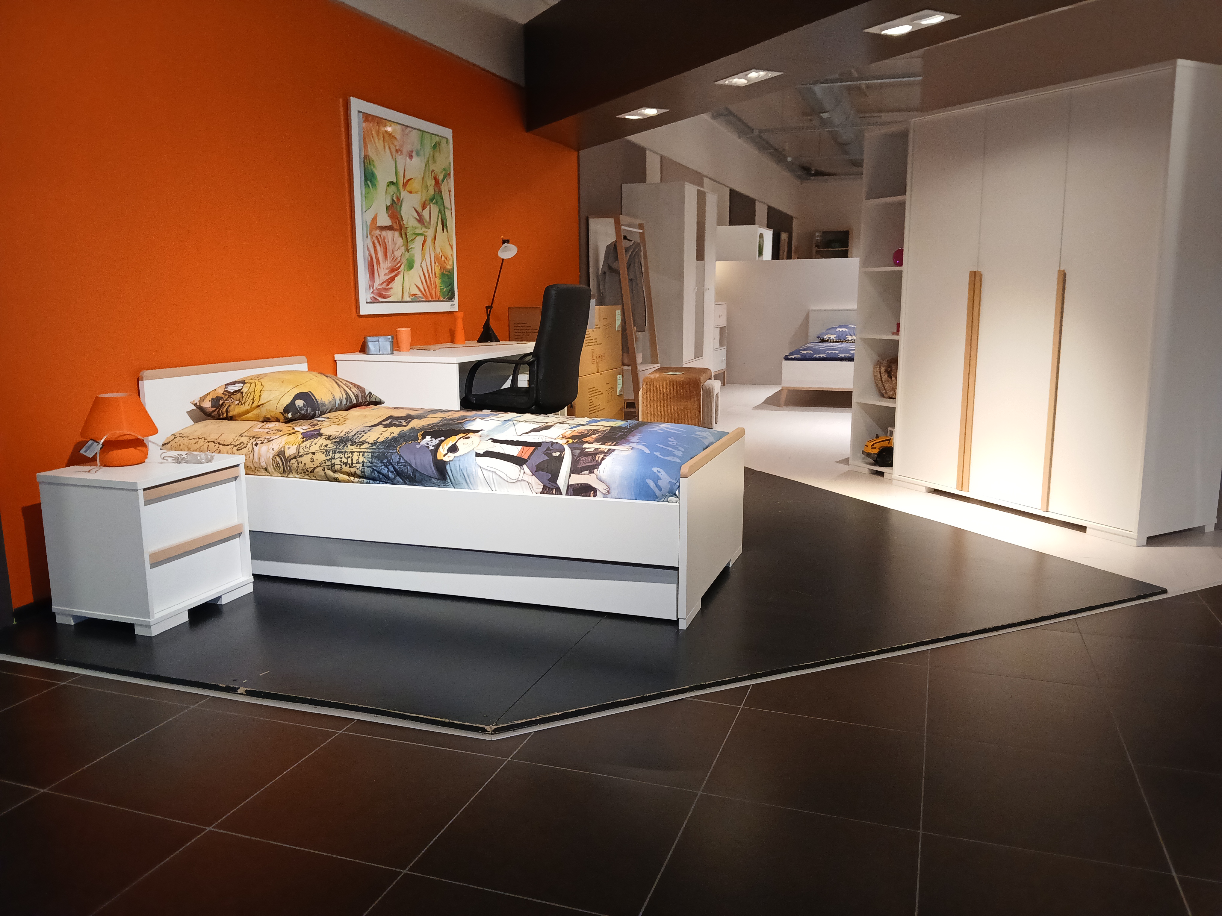 OUTLET-BERTRIX-V011-2025-09-LONDON-CHAMBRE.jpg