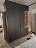 Outlet-Bertrix-2024-04-Kleerkast-horizon-100-Zwart