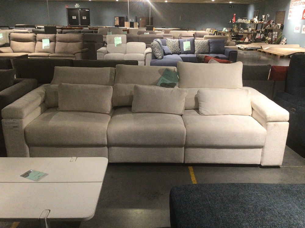 Outlet-Dottignies-2024-12-Jilly-SLN