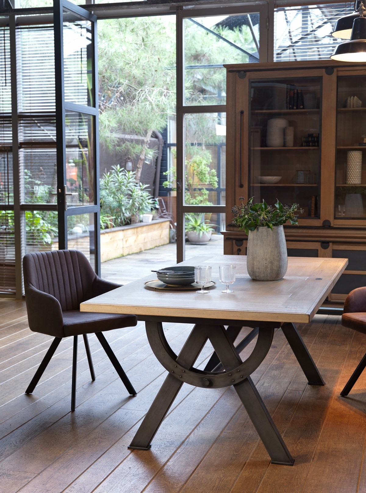 Table-extensible-Passerelle-A5244-decor-chene-vintage-metal-gris-eiffel-180-260cm-Artcopi