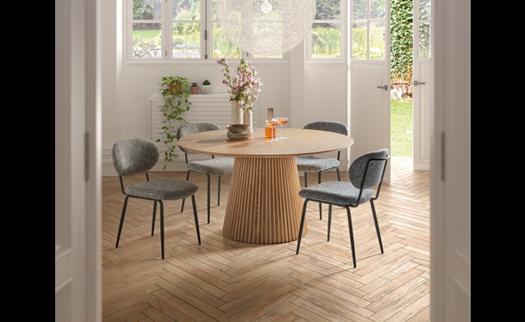 Table-ronde-Aiku-140cm-decor-mountain-ash-De-Eiken-Zetel