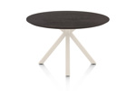 Table-ronde-Caletta-55749BAS-placage-chene-basalt-pieds-creme-HendersHazel