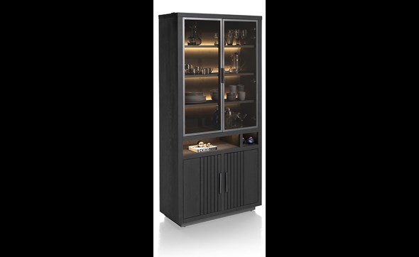 Vitrine-46515-Pavie-Castle-Black-Persp-Henders-Hazel
